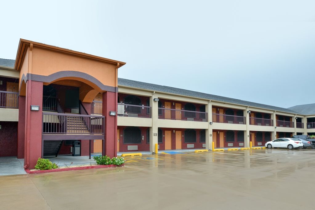 Americas Best Value Inn & Suites San Benito Exterior foto